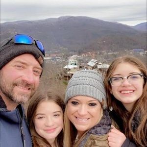 Meet your Posher, Christy